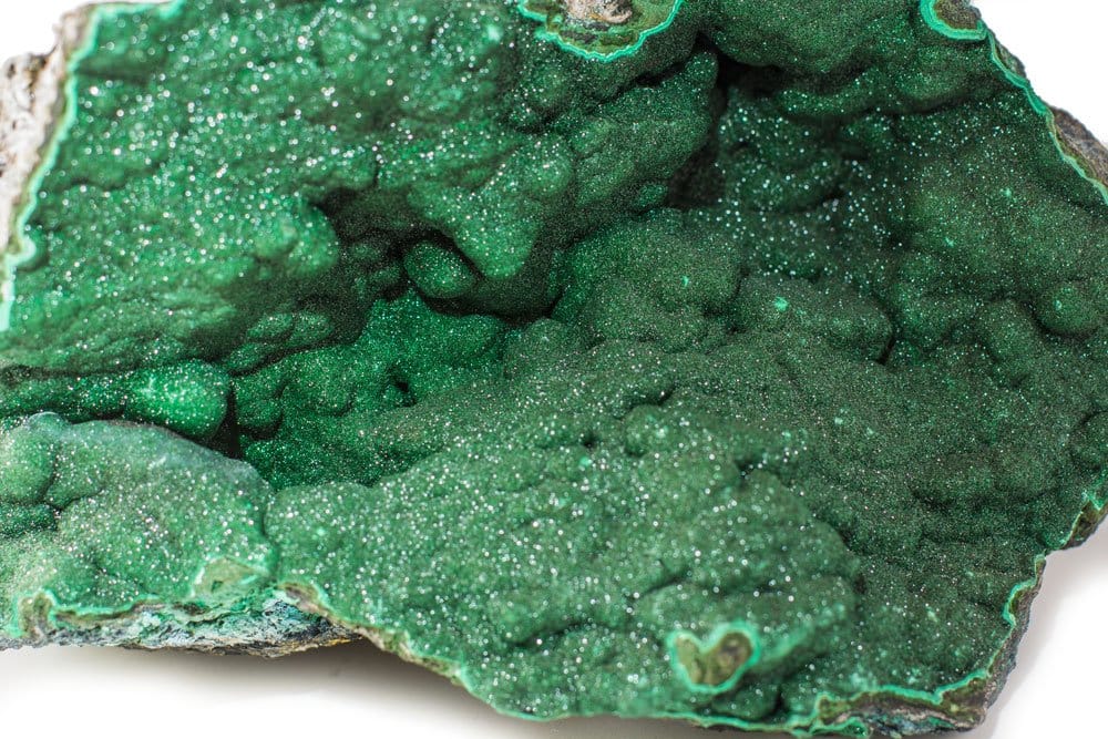 Origine et composition de la malachite — hydroxycarbonate de cuivre aux anneaux concentriques verts