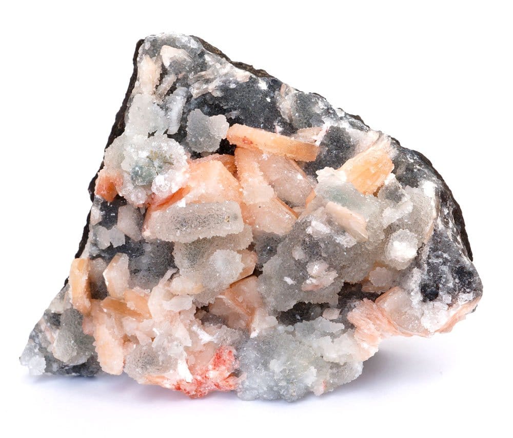 Apophyllite brute en géode basaltique — origine géologique des trapps du Deccan en Inde