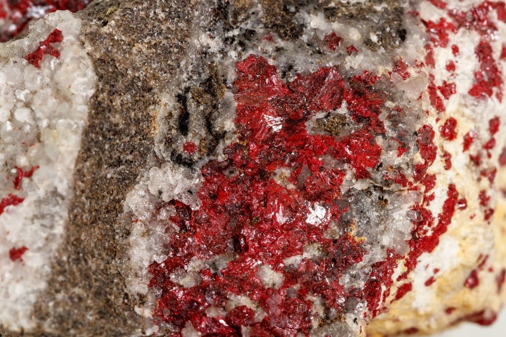 Pierre Cinabre - Cristaux rouge vermillon de sulfure de mercure
