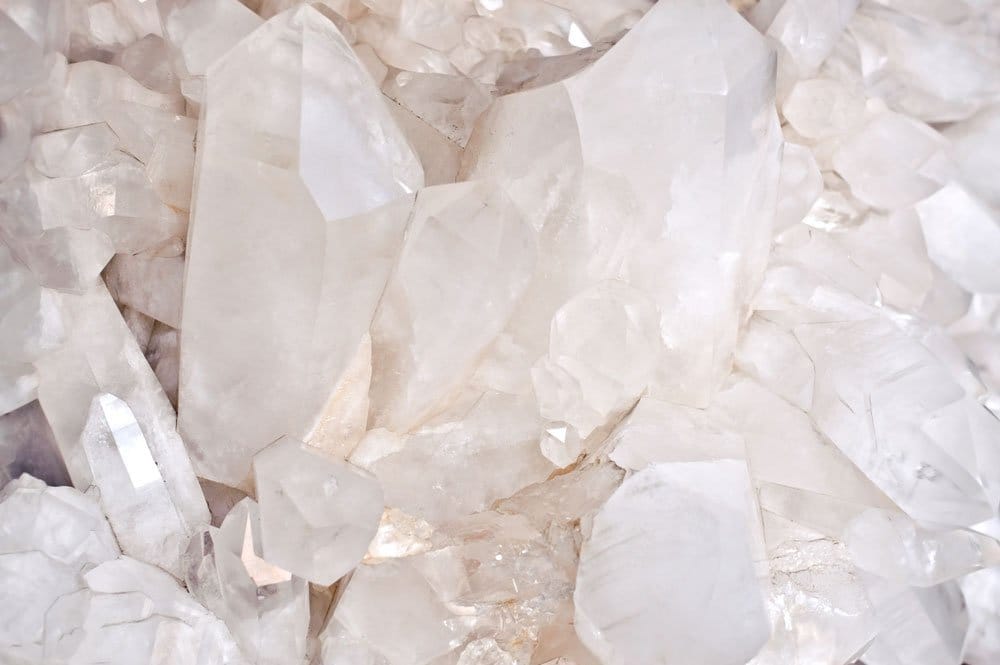Pierre quartz cristal de roche - histoire depuis la Grèce antique, chamans aborigènes et rites funéraires égyptiens
