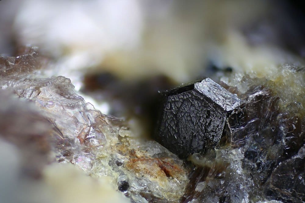 Pierre zircon hyacinthe rouge orangé - histoire depuis l'Antiquité, arbre de Kalpa et Jérusalem Céleste