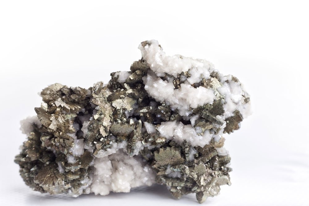 Marcassite naturelle cristaux jaune laiton orthorhombiques - origine composition chimique FeS2