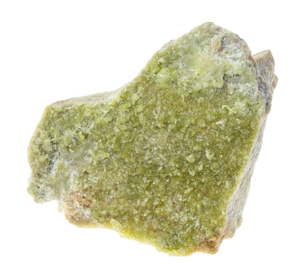 Idocrase (vésuvianite) cristallisée verte translucide - gisement géologique et variétés minéralogiques