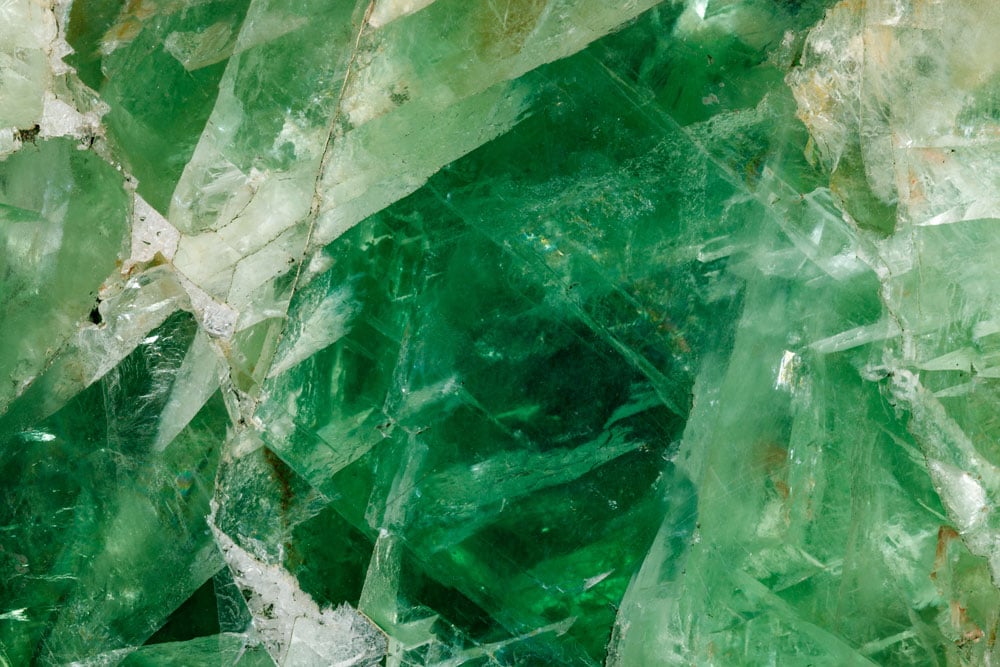 Fluorite verte et cristaux cubiques — histoire minéralogique depuis l'Antiquité romaine et essor au XVIIIe siècle