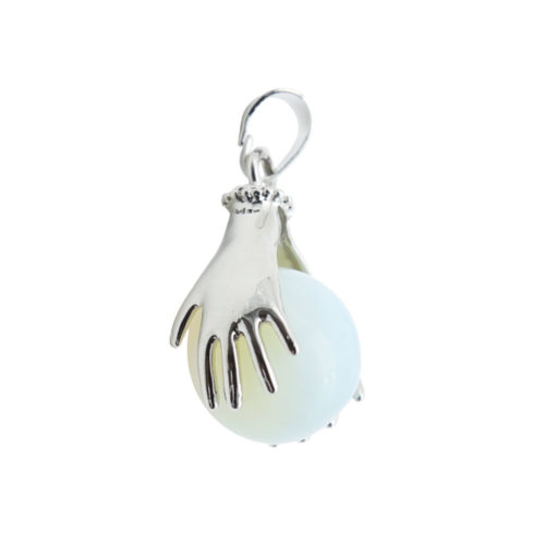 pendentif opale synthétique deux mains