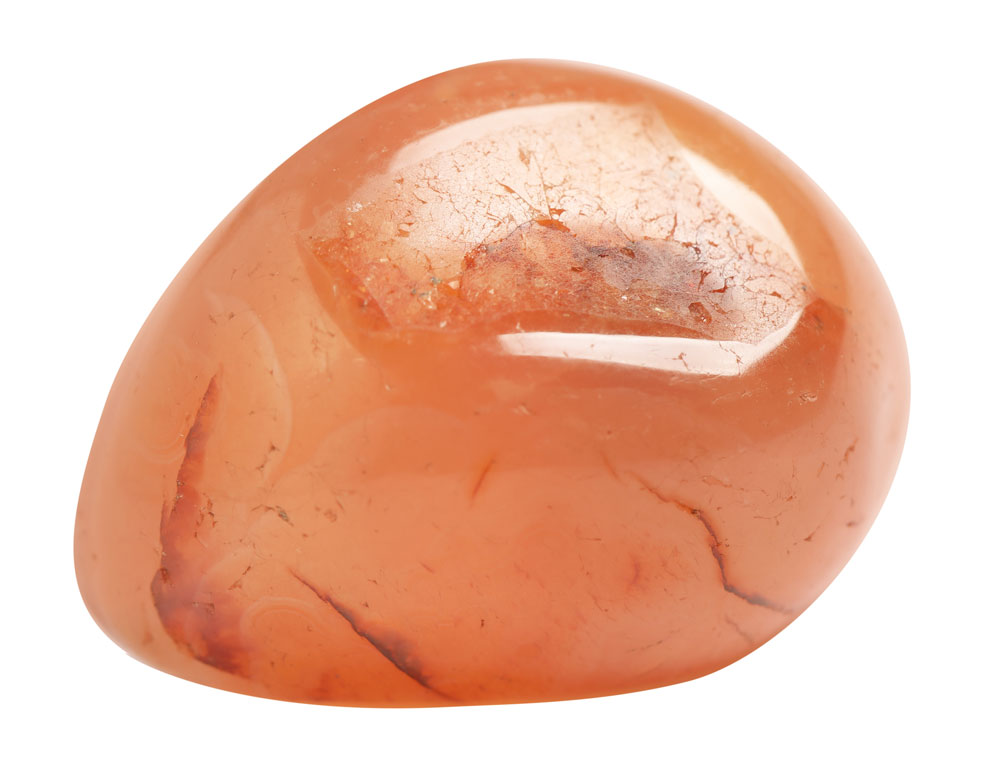 Origine et composition de la sardoine — calcédoine brun-rouge, oxydes de fer