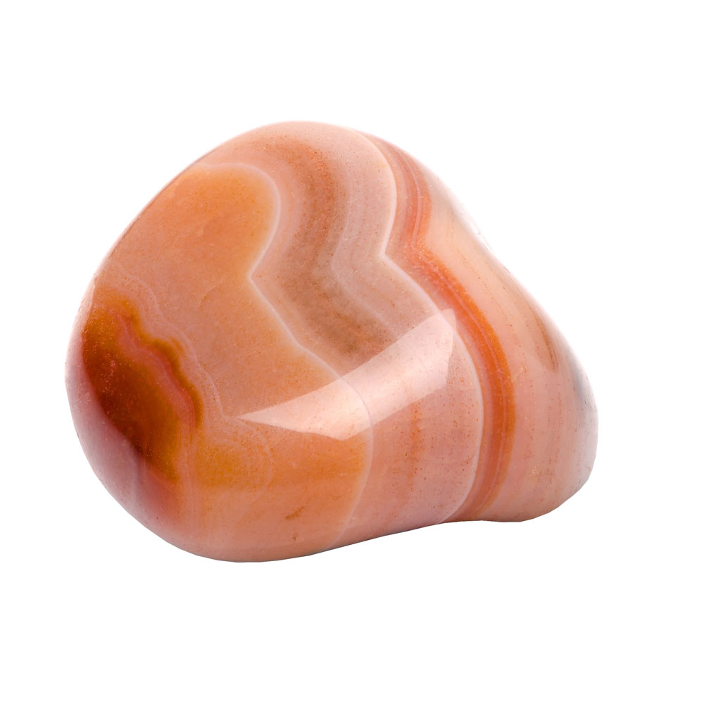 Sardonyx poli en bagues et bijoux - vertus de courage et force intérieure, ancrage énergétique