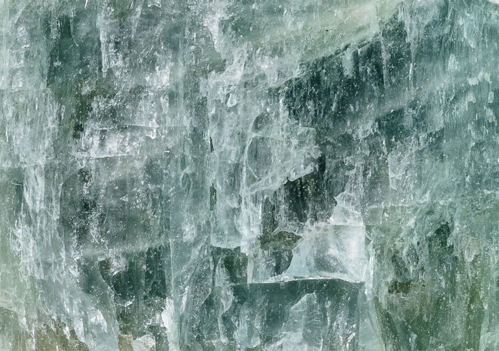 Apatite verte cristalline du Brésil - histoire minéralogique phosphate calcium