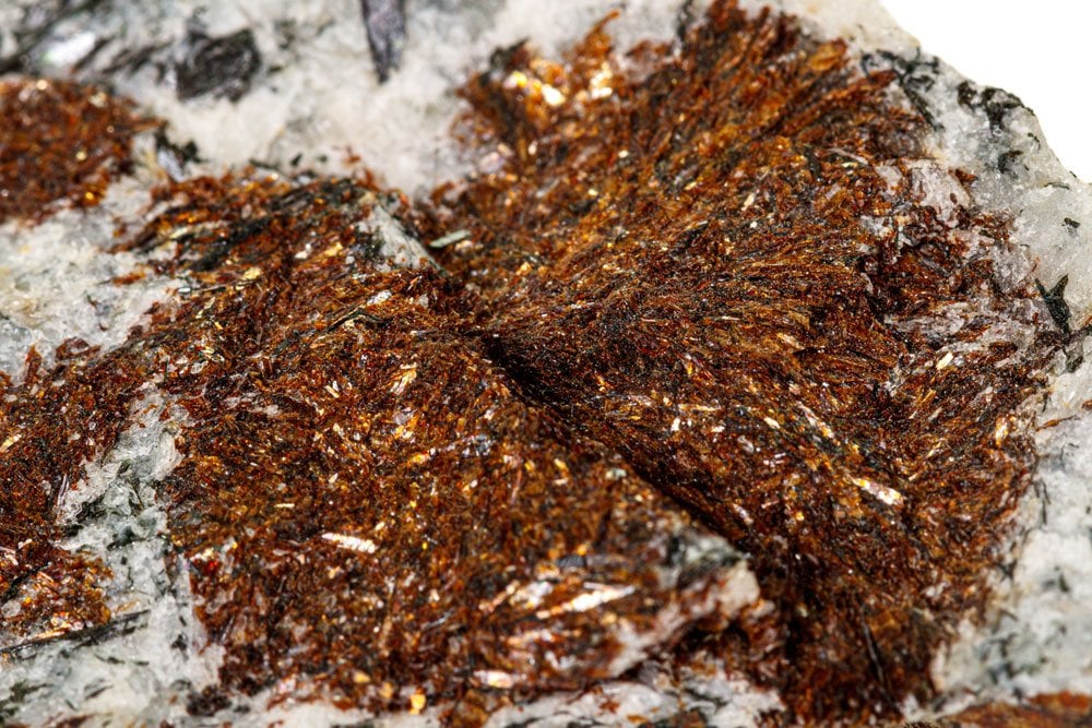 Astrophyllite brute avec étoiles radiées - découverte 1854 Brevik Norvège, phyllosilicate rare