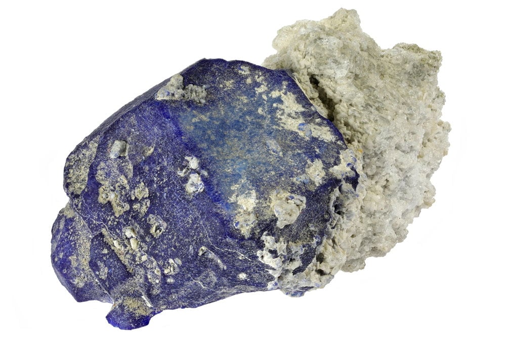 Lazurite polissée bleu outremer - vertus chakra troisième œil gorge intuition sagesse communication