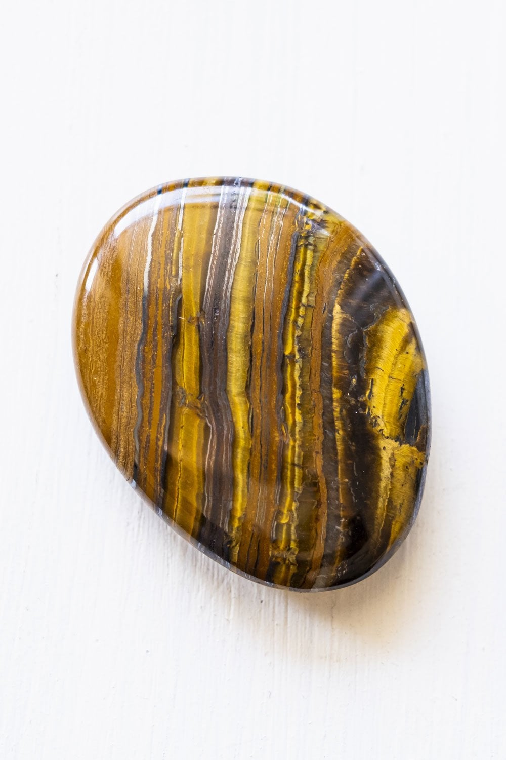 Œil de fer brut d'Afrique du Sud - gisement, composition quartzie avec hématite et jaspe, origine géologique