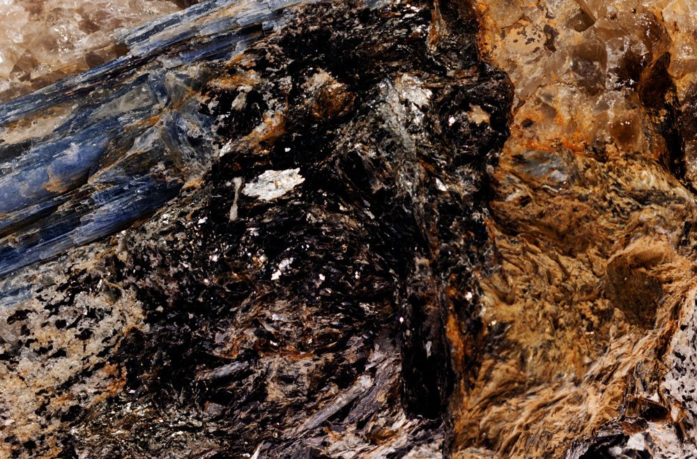 Sillimanite cristaux prismatiques orthorhombiques - histoire minéralogique XIXe siècle Benjamin Silliman