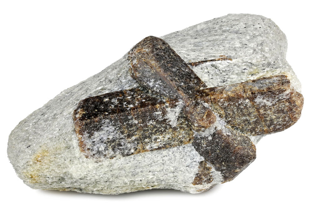 Staurotide brute cristaux - origine géologique métamorphisme régional nésosilicate fer aluminium