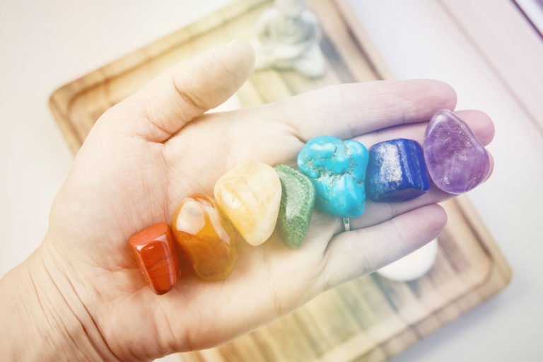 les-7-chakras-et-les-pierres-pour-les-equilibrer