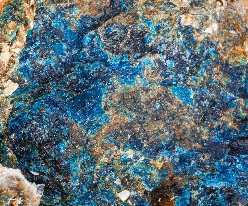 Lazulite minéral brut bleu azur — premier spécimen découvert Autriche 1795 Salzburg Werfen