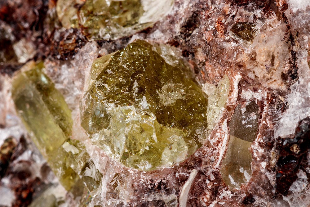 Glossulaire poli translucide tsavorite et hessonite - vertus apaisantes et énergétiques