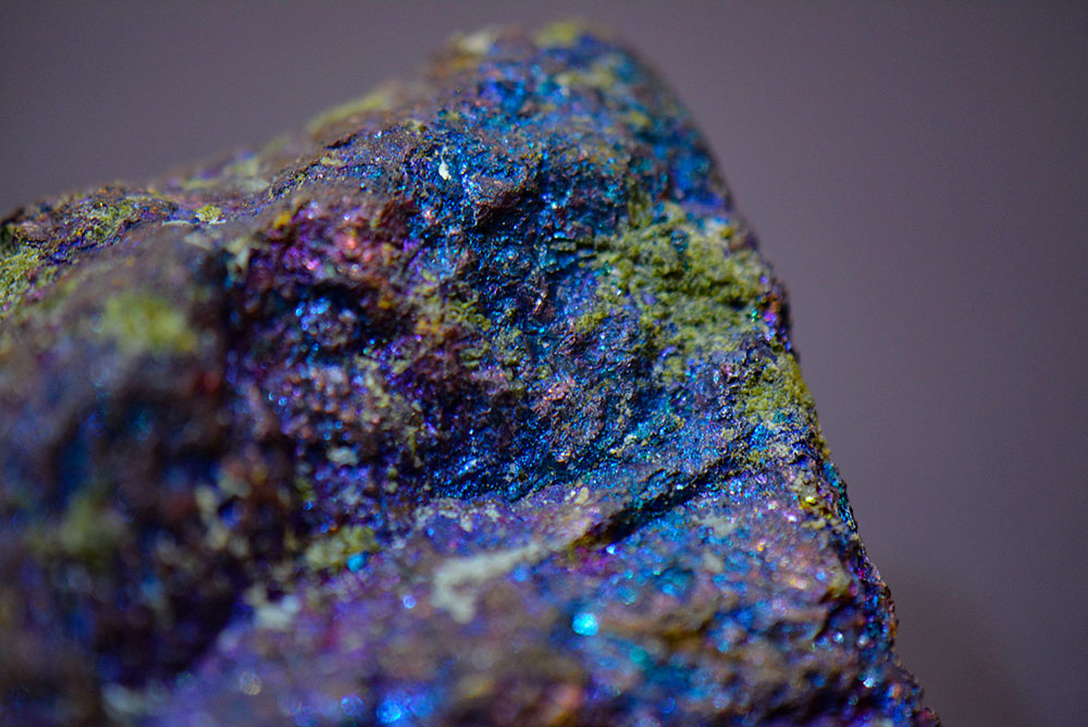 Bornite polie iridescente arc-en-ciel - vertus transformation joie positivité créativité lithothérapie