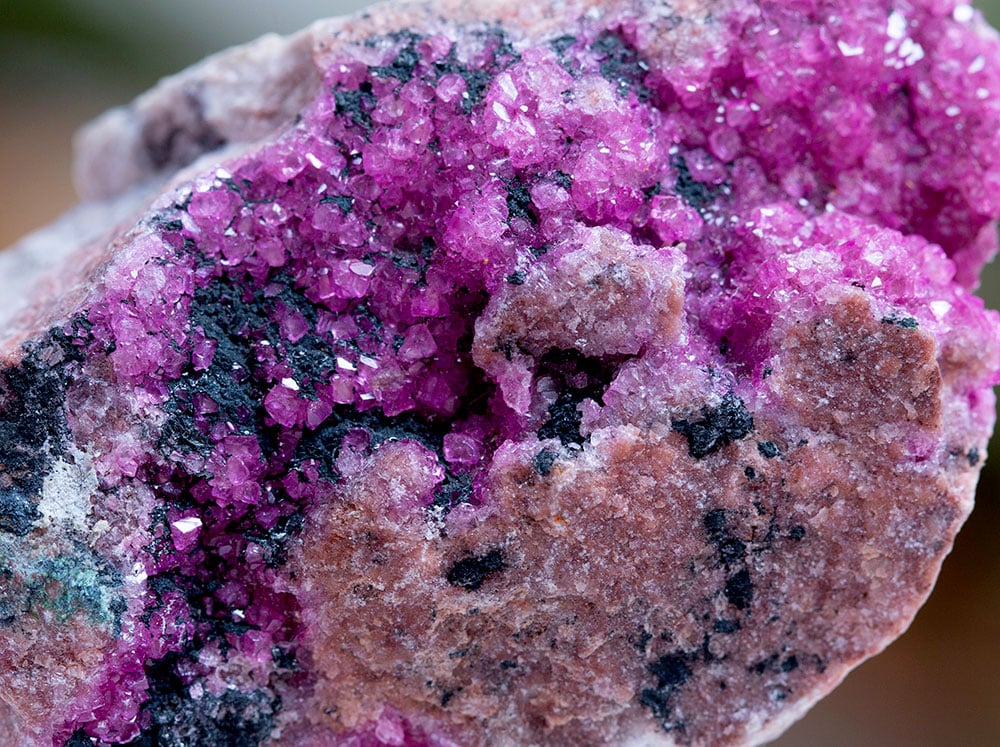 Cobaltocalcite naturelle du Congo Katanga — cristaux rhomboédriques rose magenta, origine et composition chimique
