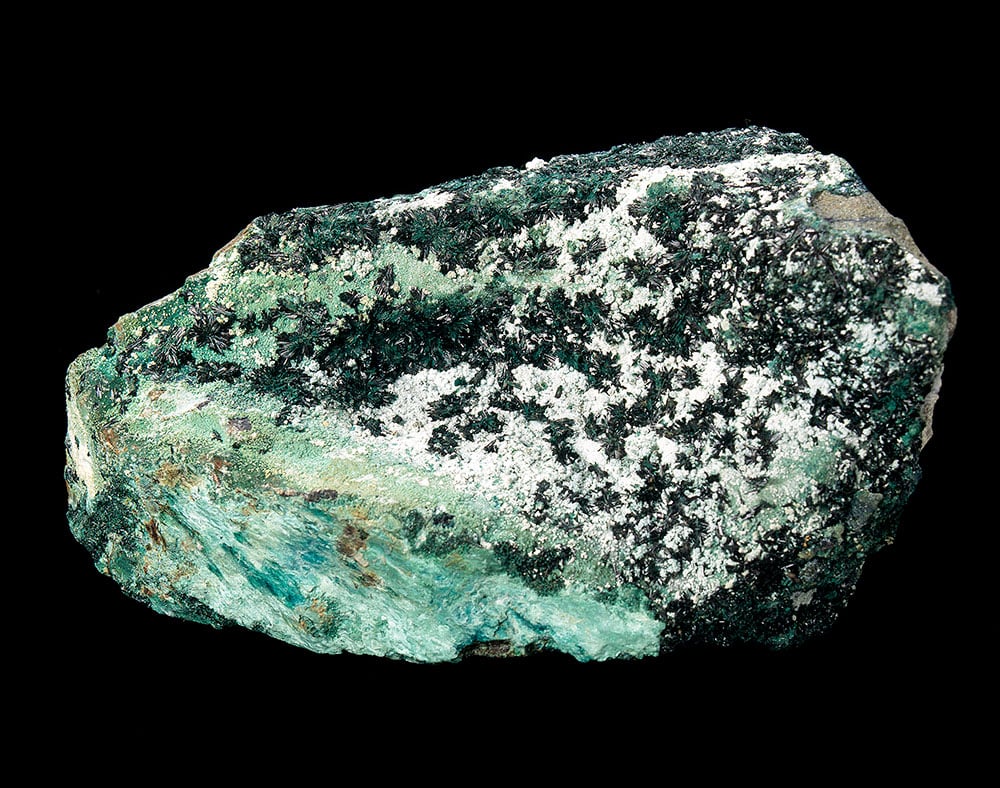 Atacamite naturelle - hydroxychlorure de cuivre Cu2Cl(OH)3, structure cristalline orthorhombique