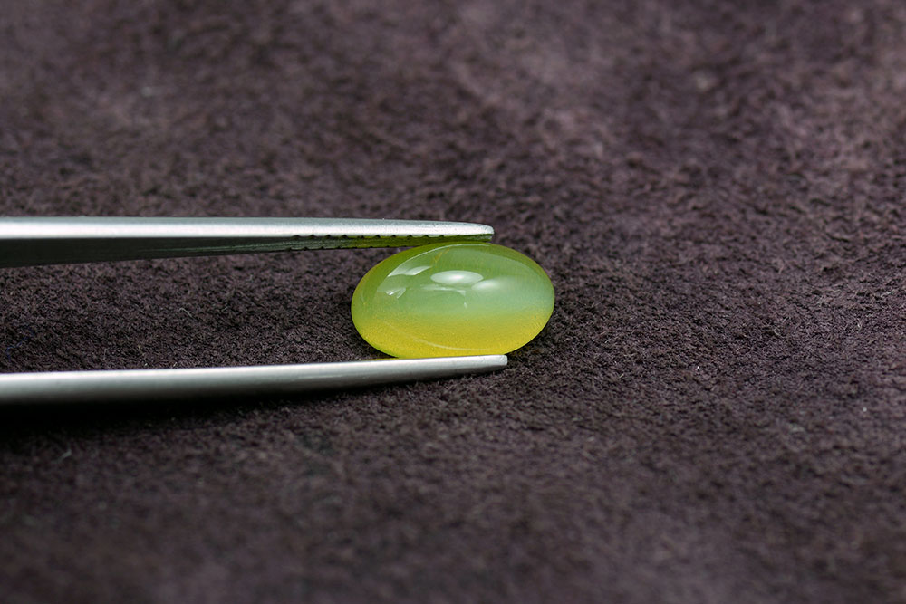 Chrysobéryl poli - vertus lithothérapie, protection, clarté mentale et chakra plexus solaire