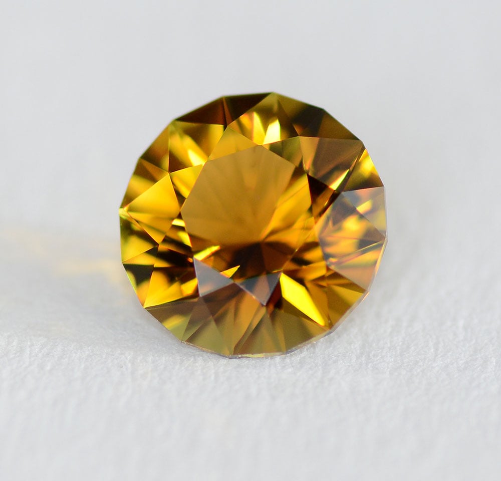 Tourmaline jaune polie - vertus lithothérapie, confiance, créativité et chakra plexus solaire