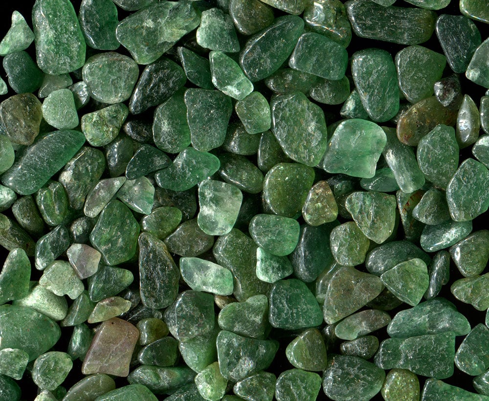 Histoire de l'aventurine — quartz pailleté utilisé depuis 4 000 ans en Chine, par les Incas et les Tibétains comme pierre de chance et de vitalité