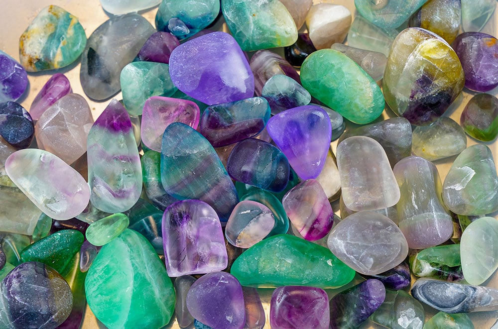 Fluorite multicolore polie - clarté mentale, équilibre émotionnel et harmonie spirituelle en lithothérapie