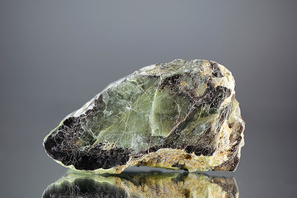 Verdite fuchsite cristaux verts - origine Brésil Afrique du Sud composition chromifère