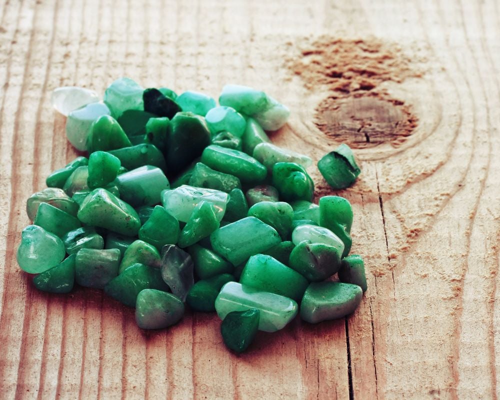 Jade néphrite polie verte et blanche - origine Khotan Chine, Nouvelle-Zélande pounamu, Canada