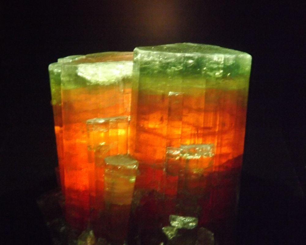 Tourmaline multicolore polie et brute - vertus équilibre émotionnel harmonie chakras lithothérapie
