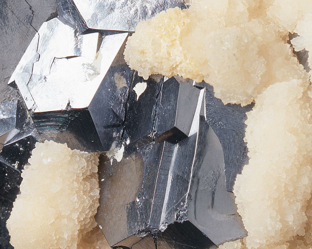Galénite naturelle cristaux cubiques Missouri Galena - minerai plomb origine géologique