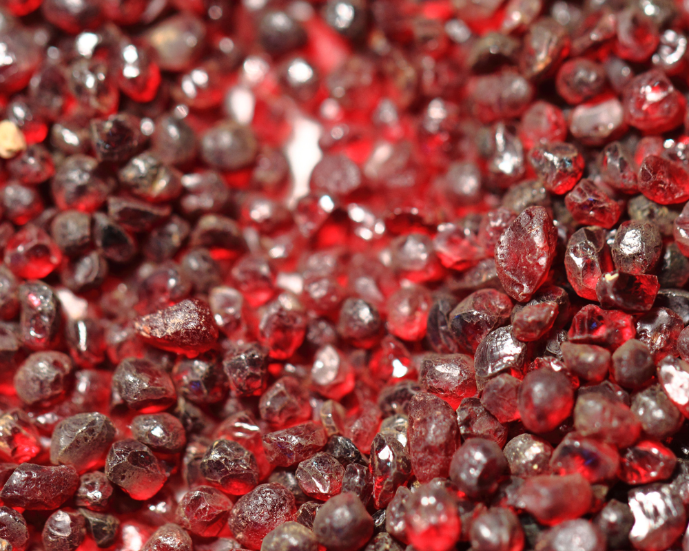 Grenat pyrope rouge sang naturel de Bohême - histoire et tradition médiévale des croisés