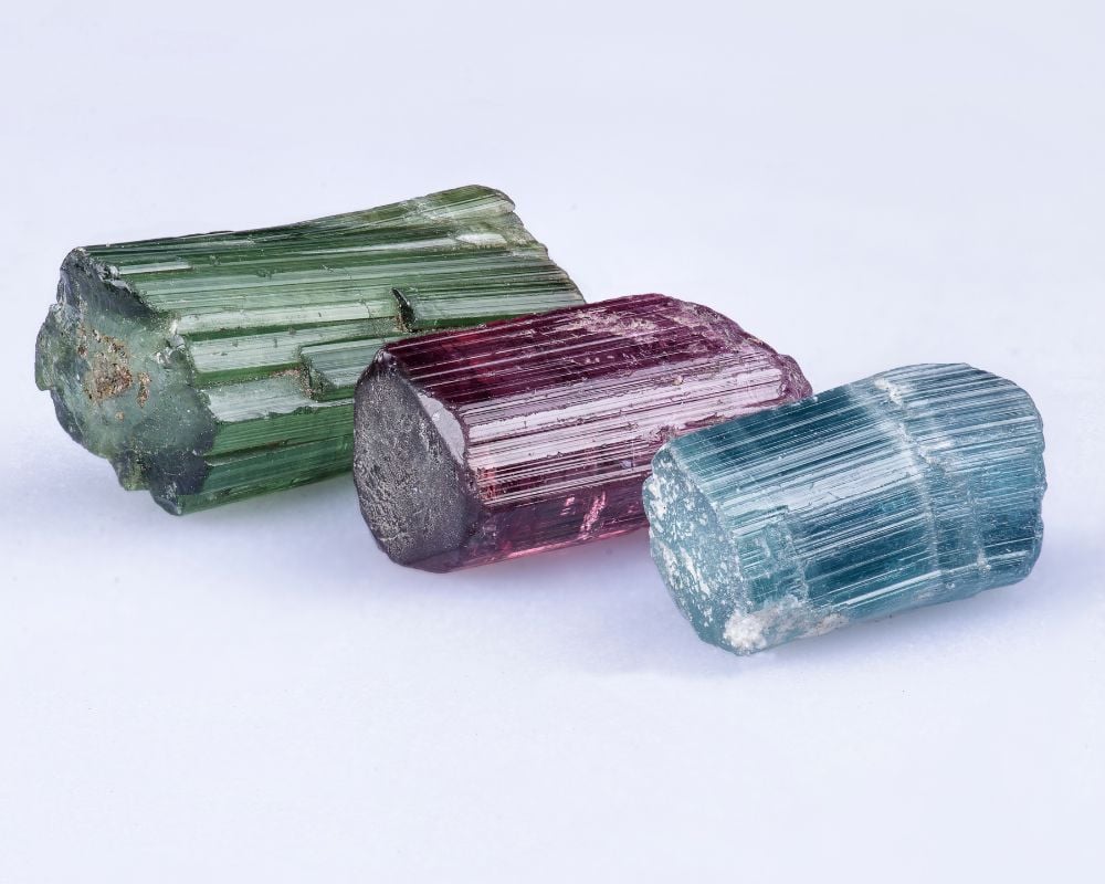 Tourmaline indicolite brute du Brésil, cristal bleu saphir - origine composition elbaïte