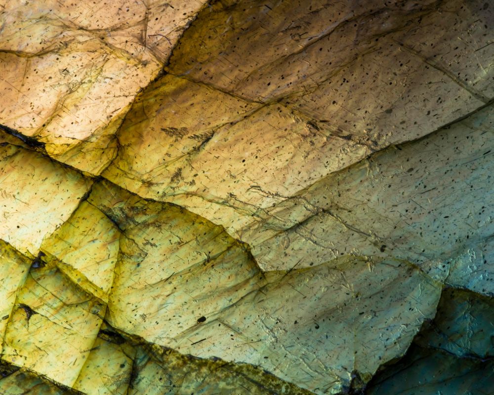 Labradorite gold polie - vertus confiance, créativité rayonnante, optimisme et manifestation