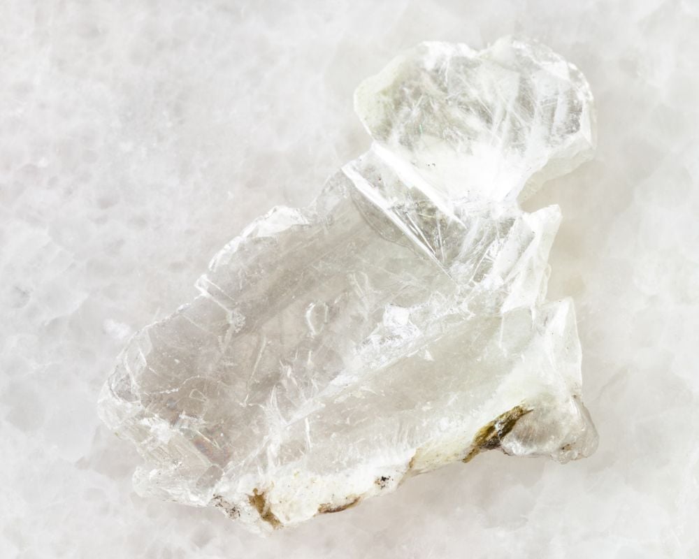 Brucite cristaux hexagonaux tabulaires blancs transparents - histoire minéralogique depuis USA Archibald Bruce