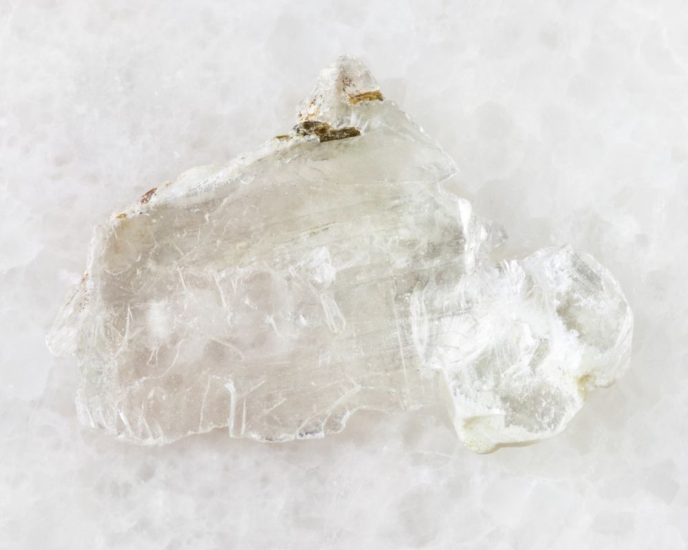 Brucite jaune cristaux transparents Pakistan Baloutchistan - origine géologie magnésium hydroxyde