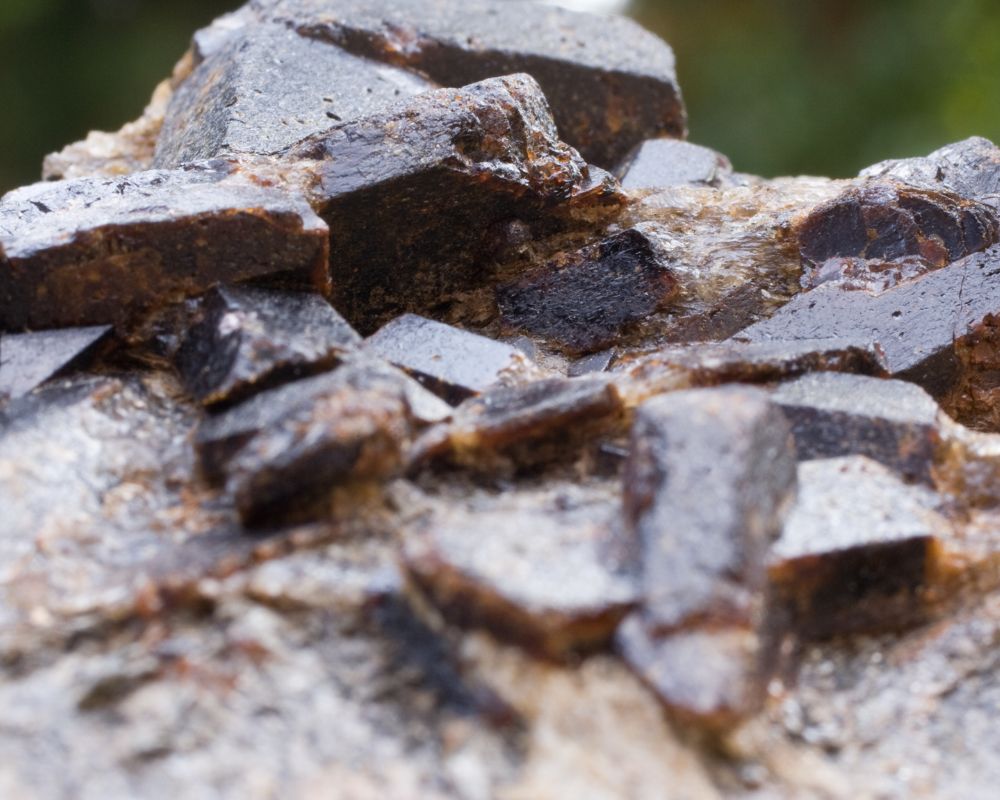 Croix de Russie naturelle - formation cristalline géologique et composition minéralogique orthorhombique
