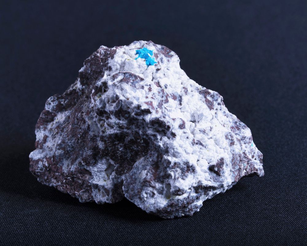 Heulandite cristaux rose thérapie apaisement empathe sensibilité énergie lithothérapie