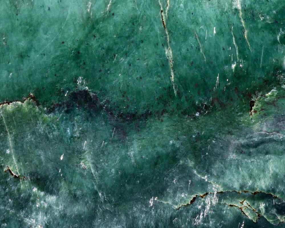 Vertus et propriétés du jade impérial en lithothérapie — harmonie, sagesse et amour