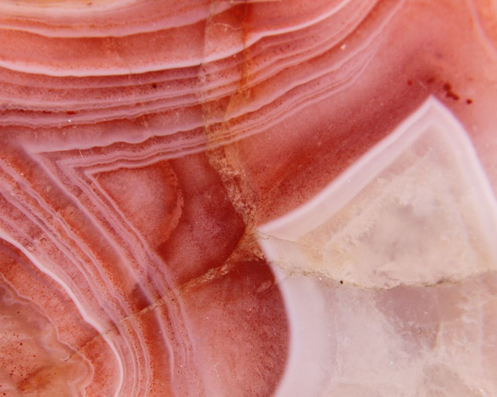 Agate flamme polie du Mexique - motifs flammes, origines Chihuahua et Aguascalientes, composition quartz