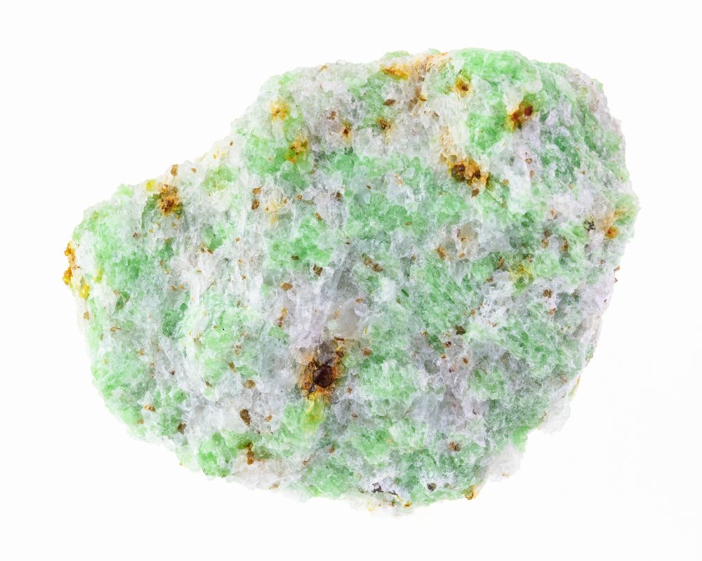 Édénite polie - vertus de communication, harmonie cardiaque et guérison émotionnelle, chakras du cœur et de la gorge en lithothérapie