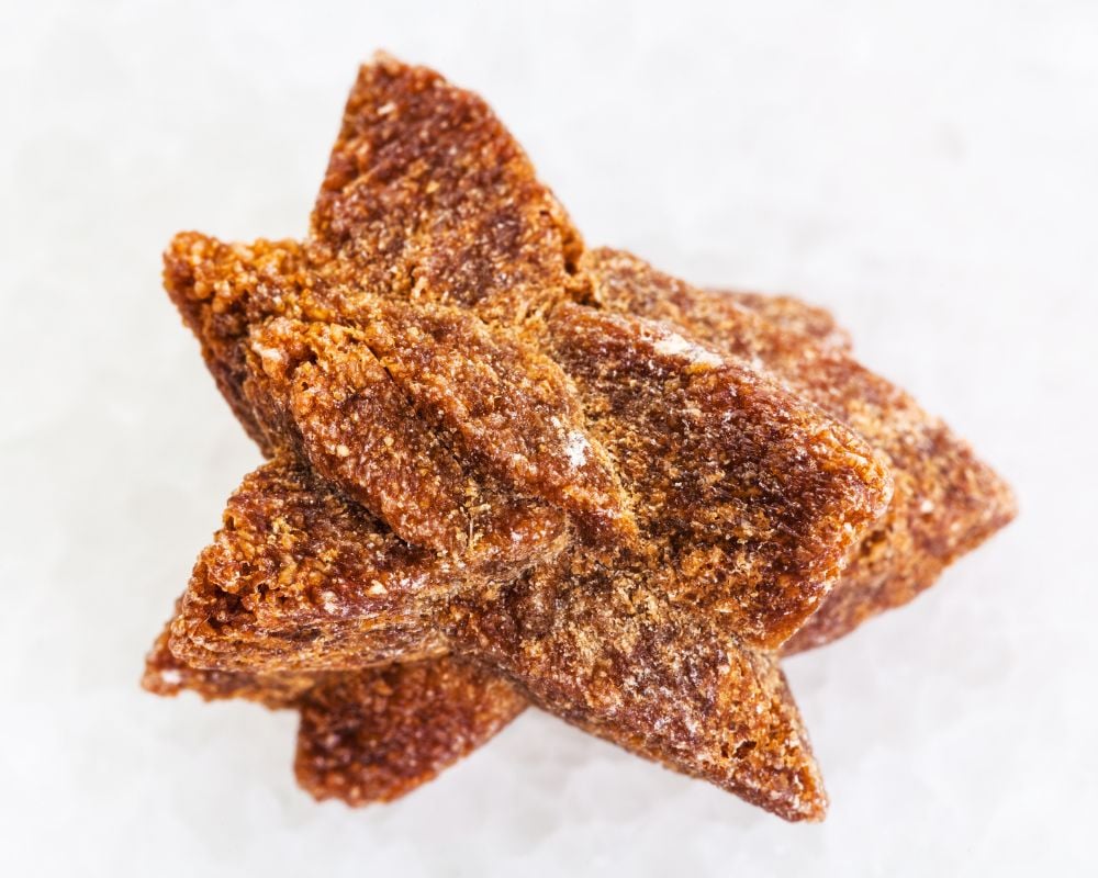 Glendonite polie, cristaux stellaires, lithotérapie — vertus de transformation, sagesse ancestrale, chakra coronal et troisième œil