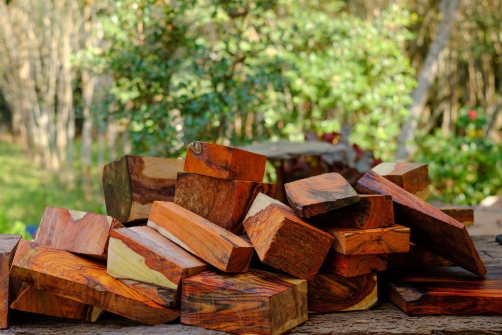 huile-essentielle-bois-rose-caracteristiques