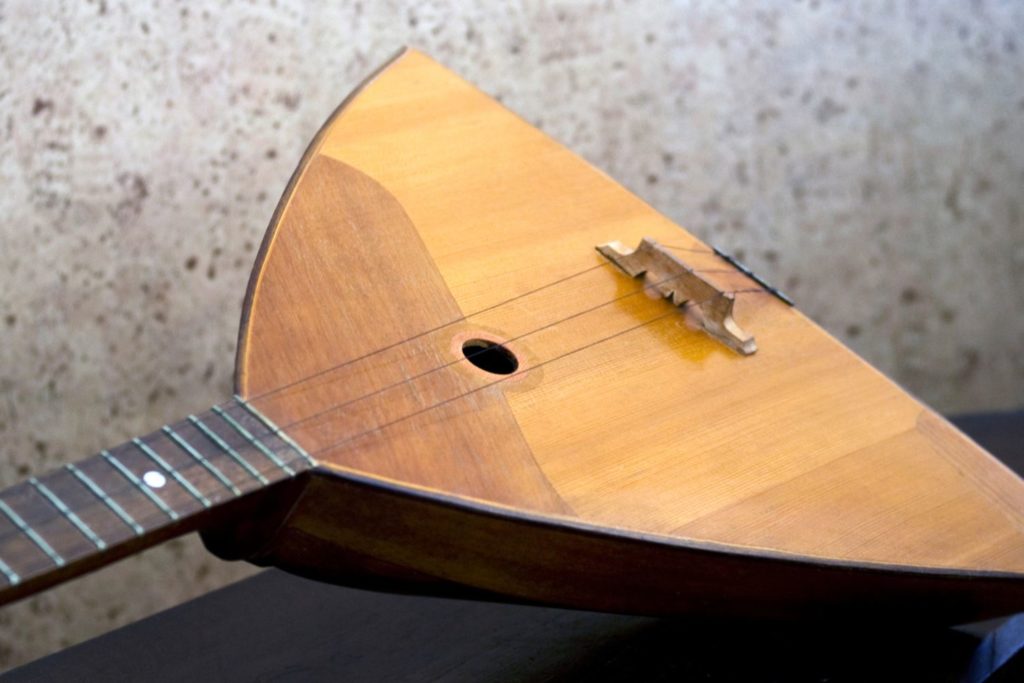 instrument-balalaika-apprendre