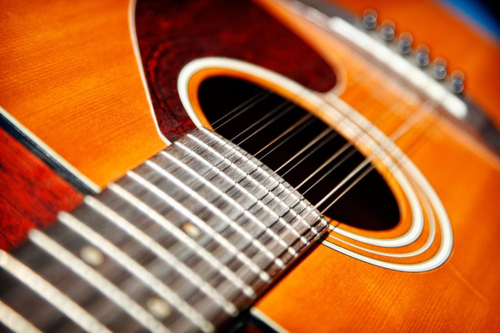 instrument-guitare-douze-cordes-apprendre