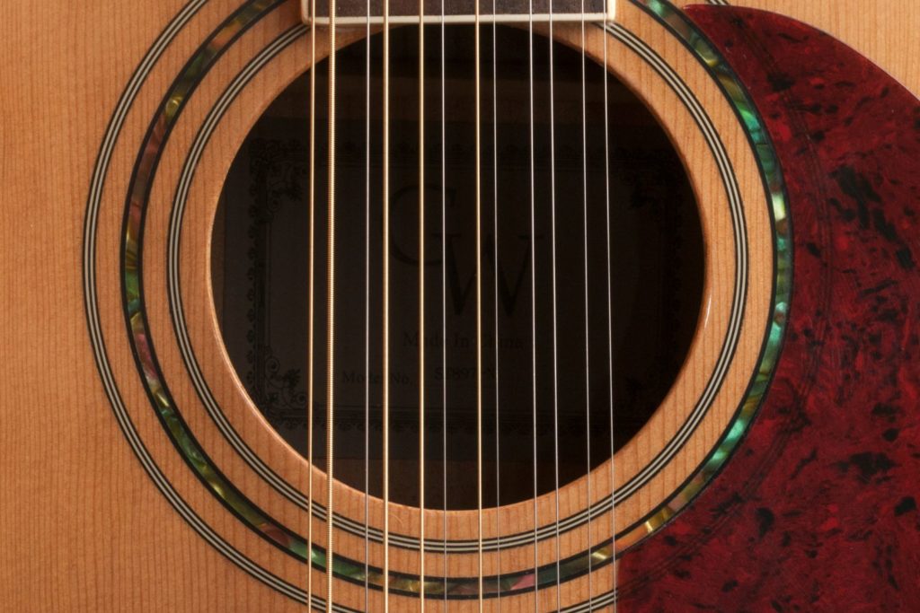 instrument-guitare-douze-cordes-description