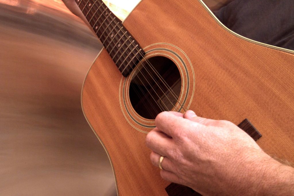 instrument-guitare-douze-cordes-fonctionnement