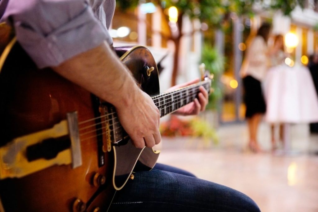 instrument-guitare-electro-acoustique-description