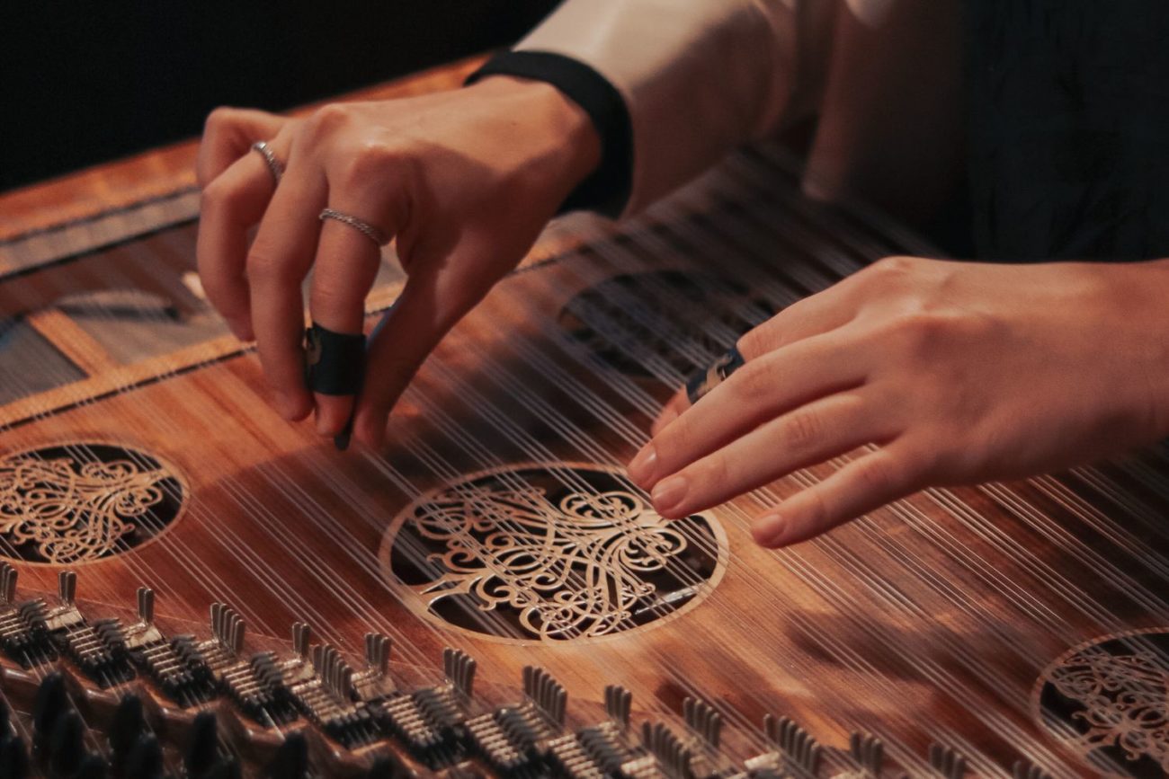 Qanun - Guide des Instruments de Musique de A à Z - Musicothérapie ...