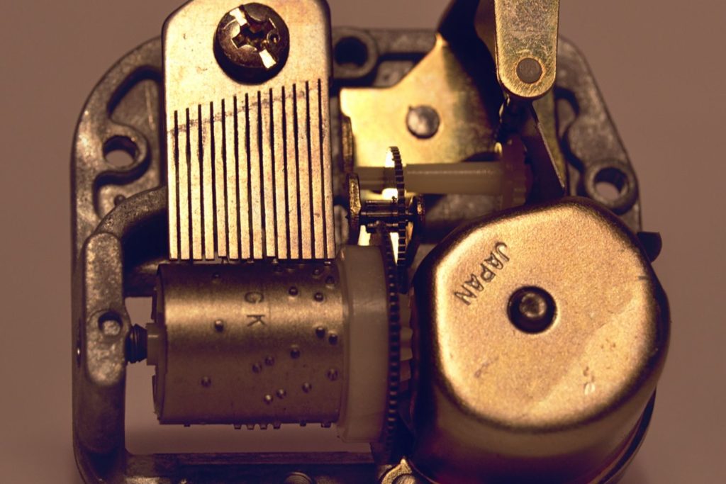 instrument-music-box-description